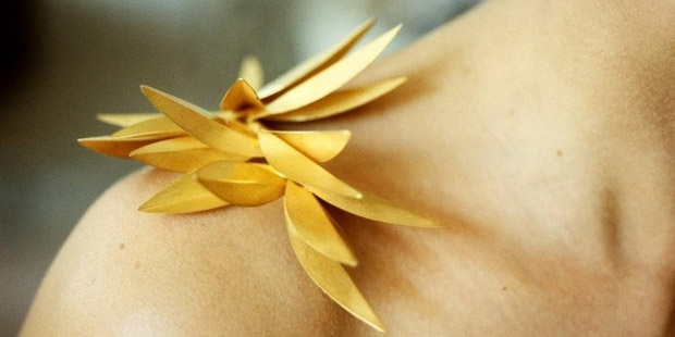 肩周炎患者该运动还是该歇息？